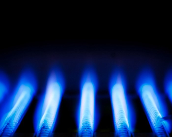 01._Flames_from_a_blue_gas_boiler